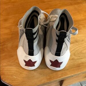 Women's High-Top Athletic Shoes - Gray and White